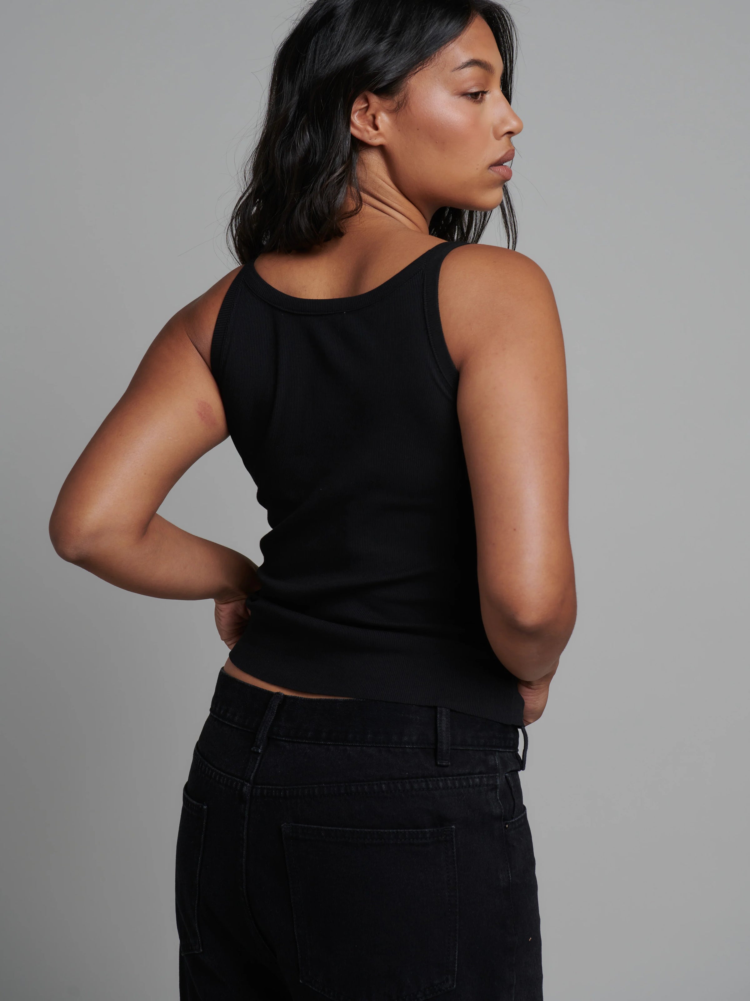 Alex Singlet | Black