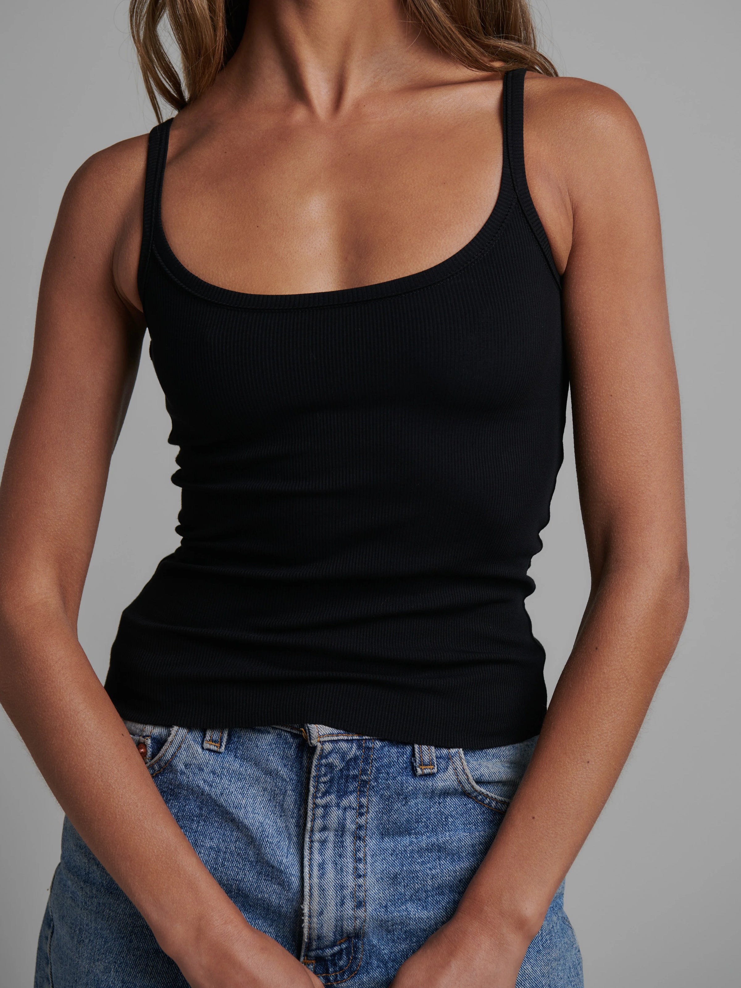 Alex Singlet | Black